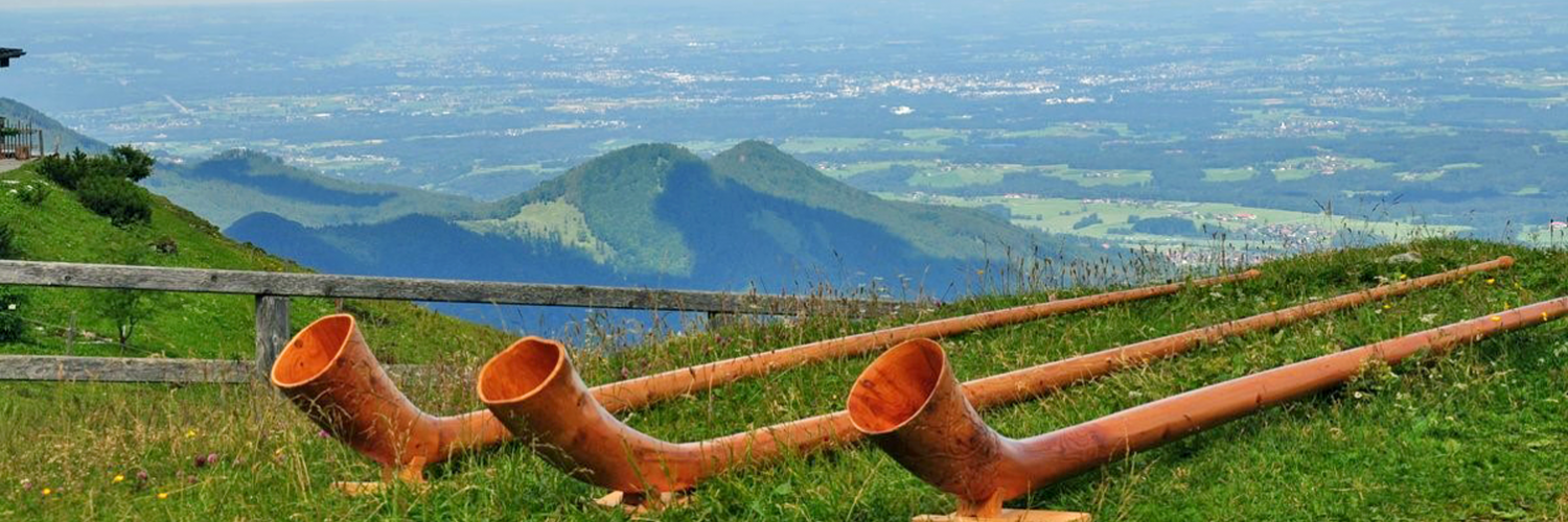 Alphörner und Blick von der Kampenwand